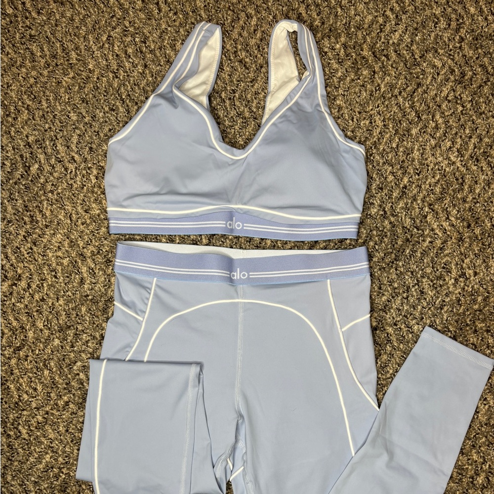 ALO Yoga Women's Soft Blue Sports Bra and Leggings Set